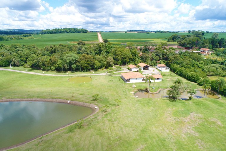 Casa de Campo com Piscina e Churrasqueira