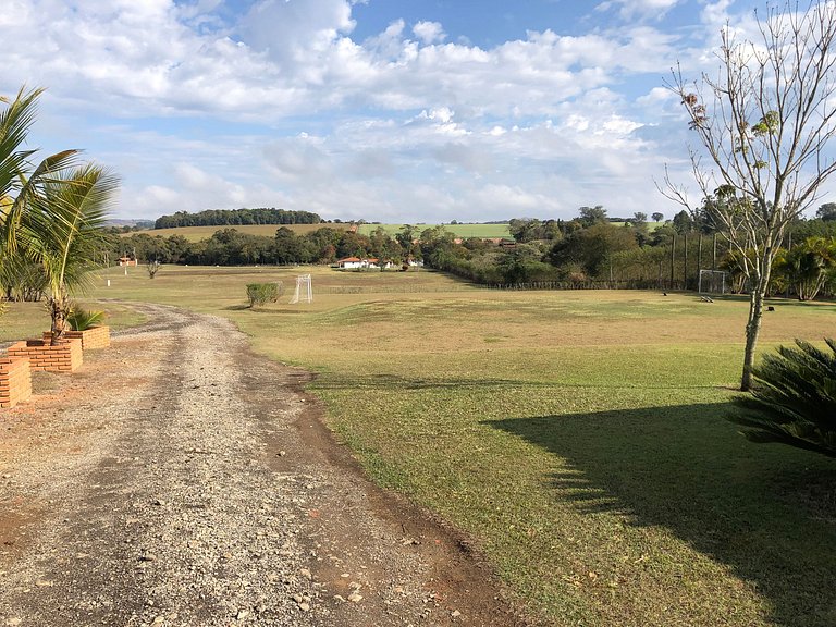 Casa de Campo com Piscina e Churrasqueira