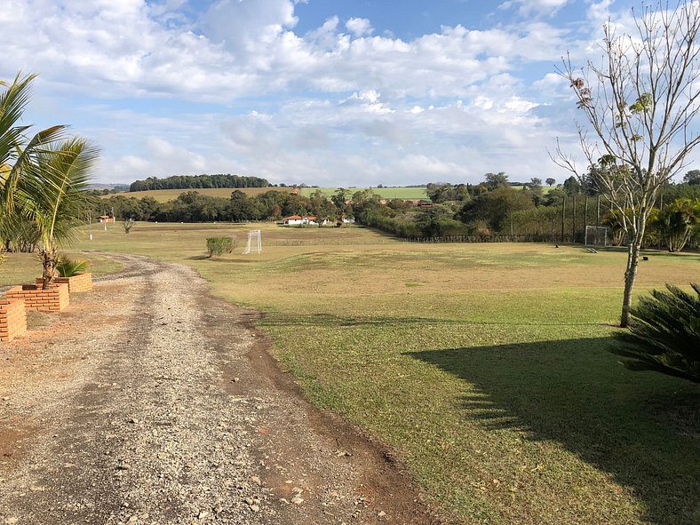 Casa de Campo com Piscina e Churrasqueira