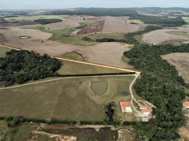 Casa de Campo com Piscina e Churrasqueira