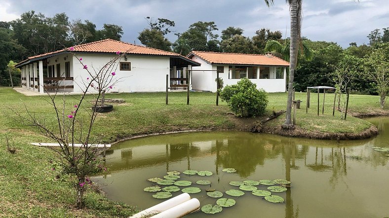 Casa de Campo com Piscina e Churrasqueira