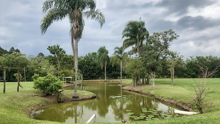 Casa de Campo com Piscina e Churrasqueira