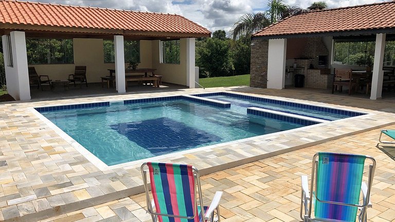 Casa de Campo com Piscina e Churrasqueira