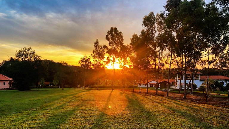 Sítio com Piscina e Área de Lazer Completa