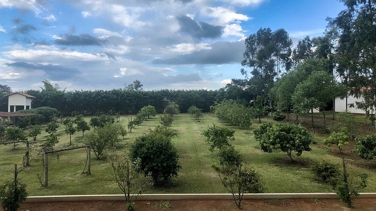 Sítio com Piscina e Área de Lazer Completa