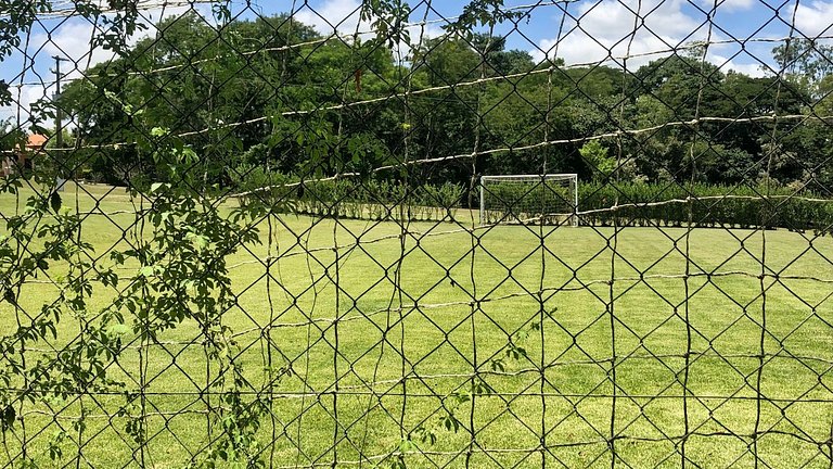 Sítio com Piscina e Área de Lazer Completa