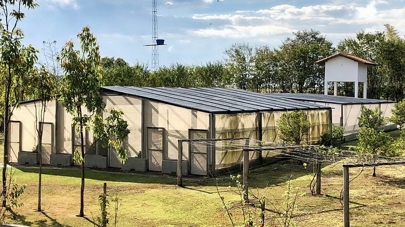 Sítio com Piscina e Área de Lazer Completa