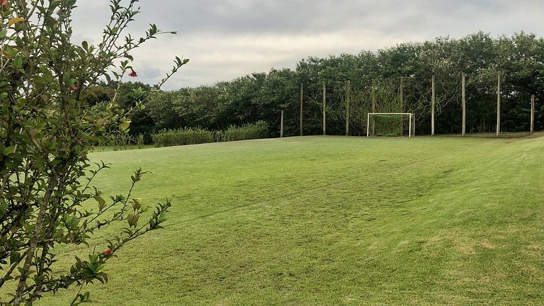 Sítio com Piscina e Área de Lazer Completa