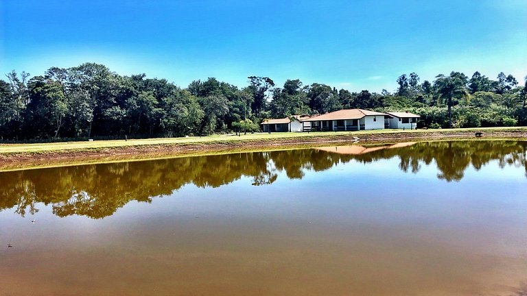 Sítio com Piscina e Área de Lazer Completa