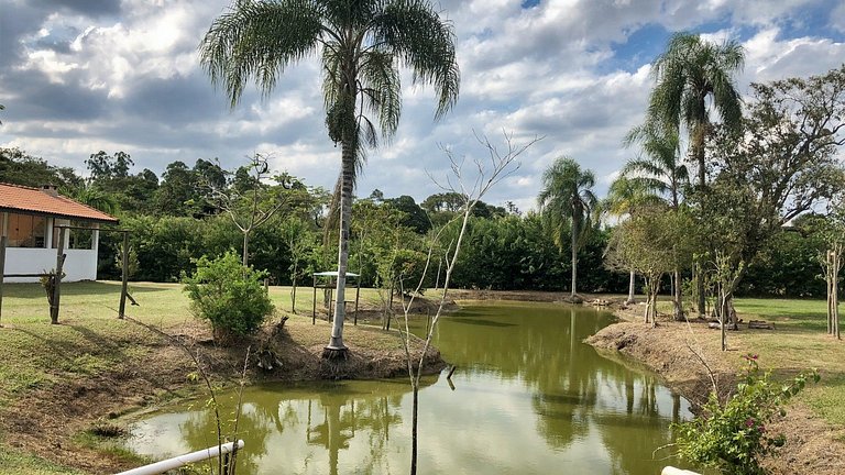 Sítio com Piscina e Área de Lazer Completa